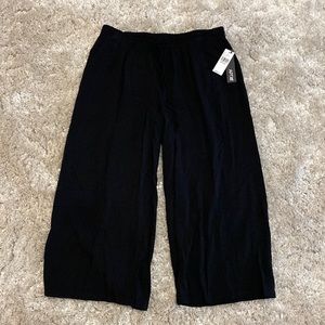 Apt 9 Black Gaucho Pants M